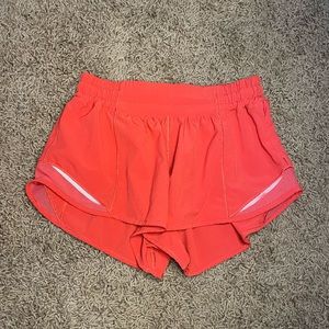 hotty hot lululemon shorts
